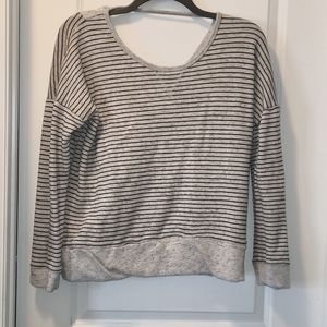 Muarices V Back Sweatshirt Large